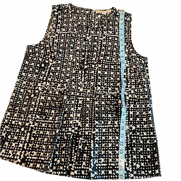 🍋 Michael Kors • Sleeveless Black & White Pattern Top - Picture 9 of 9
